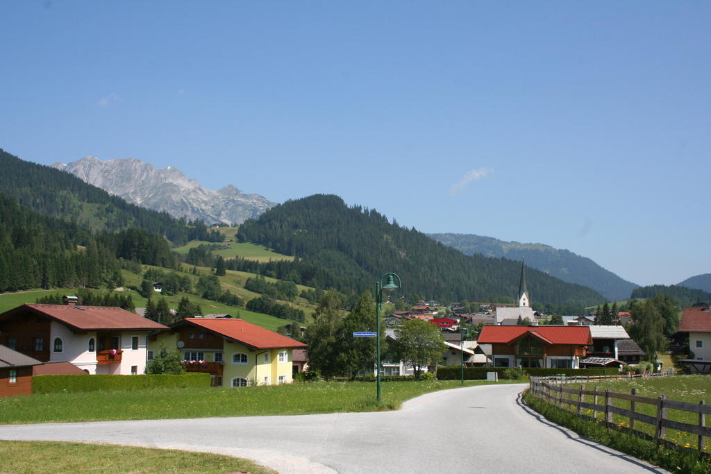 Hotel Pension Barbara Sankt Martin am Tennengebirge Exterior photo