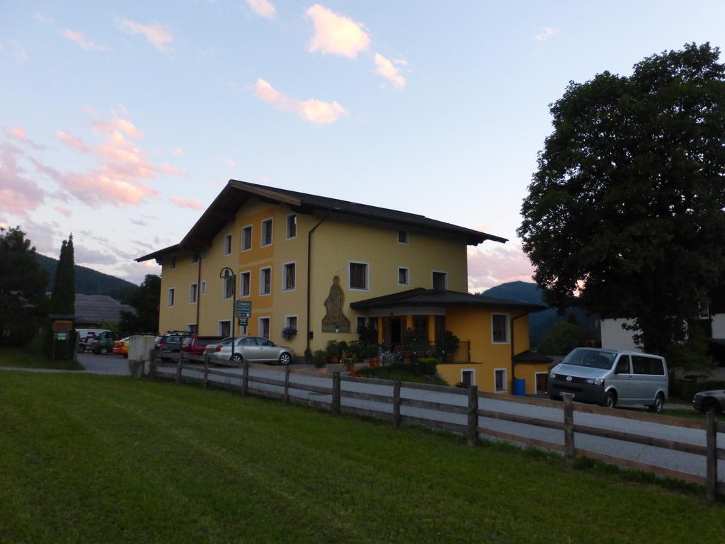 Hotel Pension Barbara Sankt Martin am Tennengebirge Exterior photo