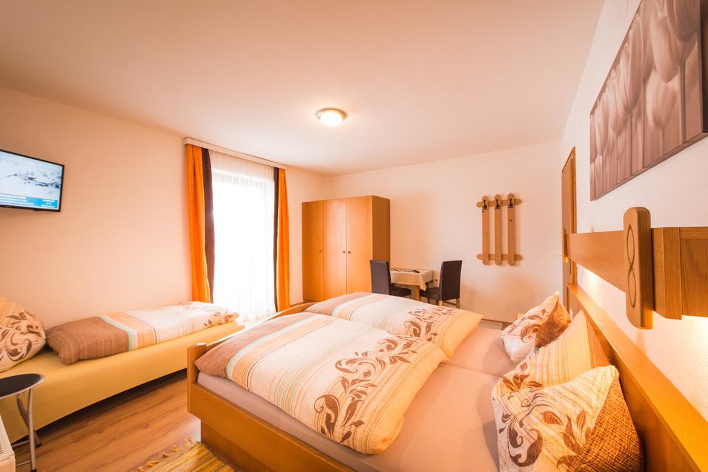 Hotel Pension Barbara Sankt Martin am Tennengebirge Exterior photo